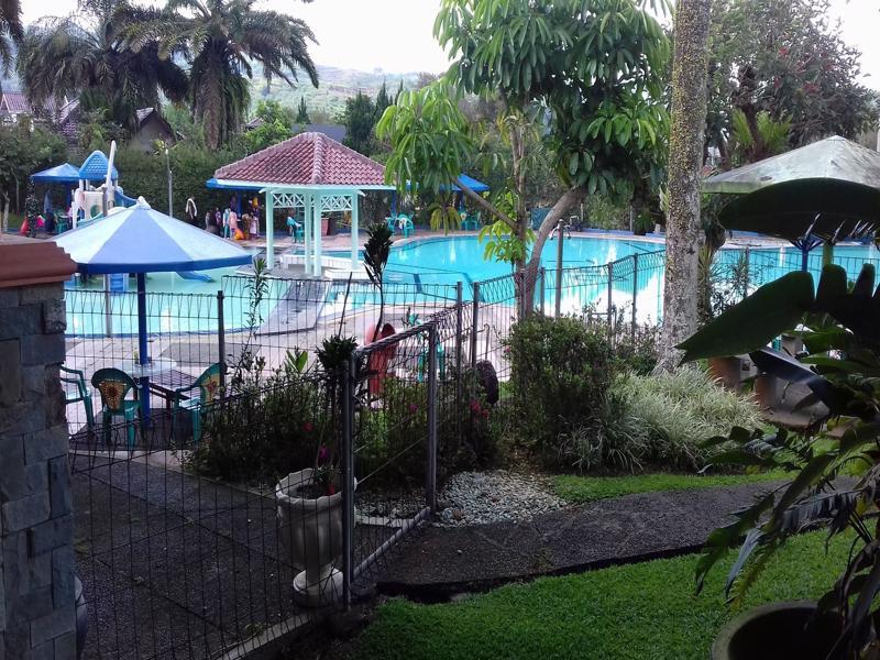 Villa Bukit Danau Lot 12 Cipanas  Εξωτερικό φωτογραφία